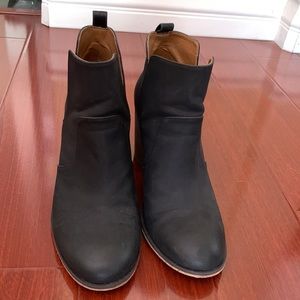 Melrose and Market - size 8 - black ankle boots